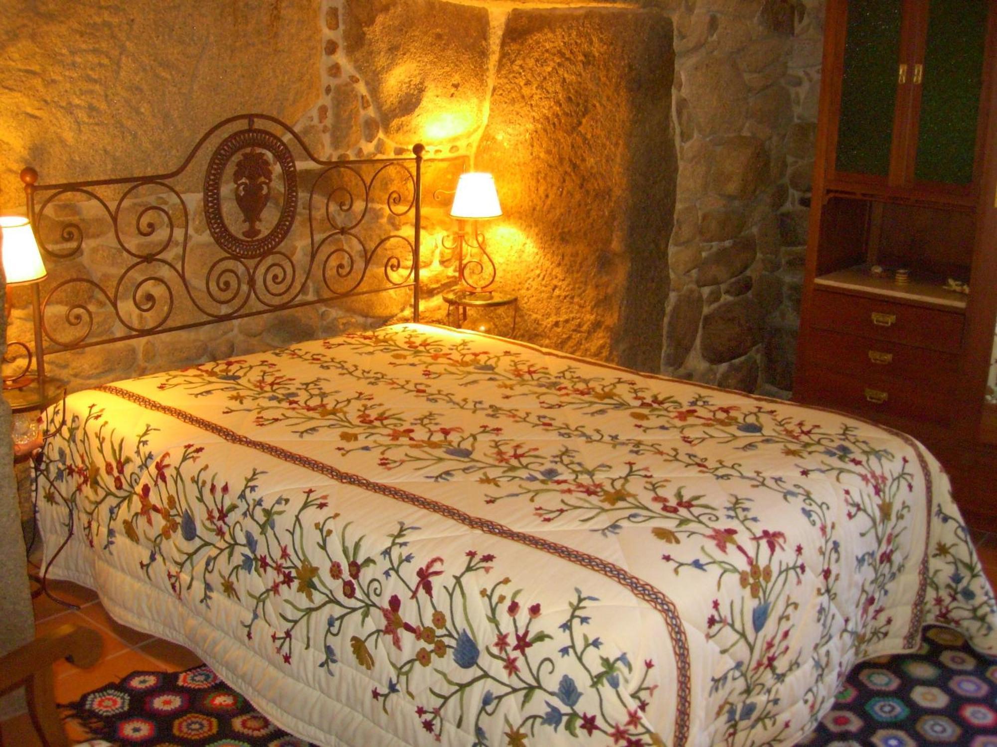 Отель Outros Tempos Turismo De Aldeia Aricera Экстерьер фото