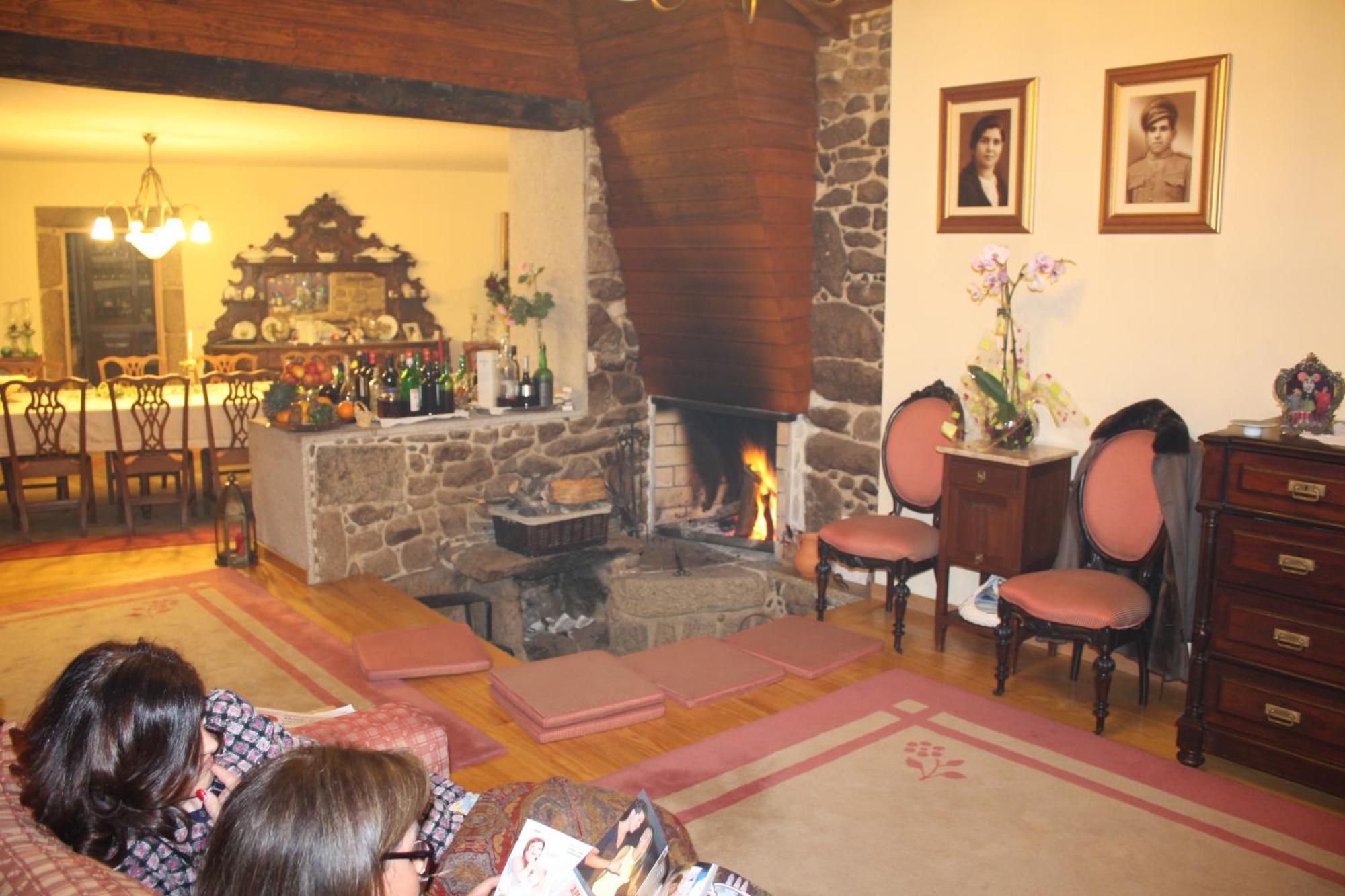 Отель Outros Tempos Turismo De Aldeia Aricera Экстерьер фото