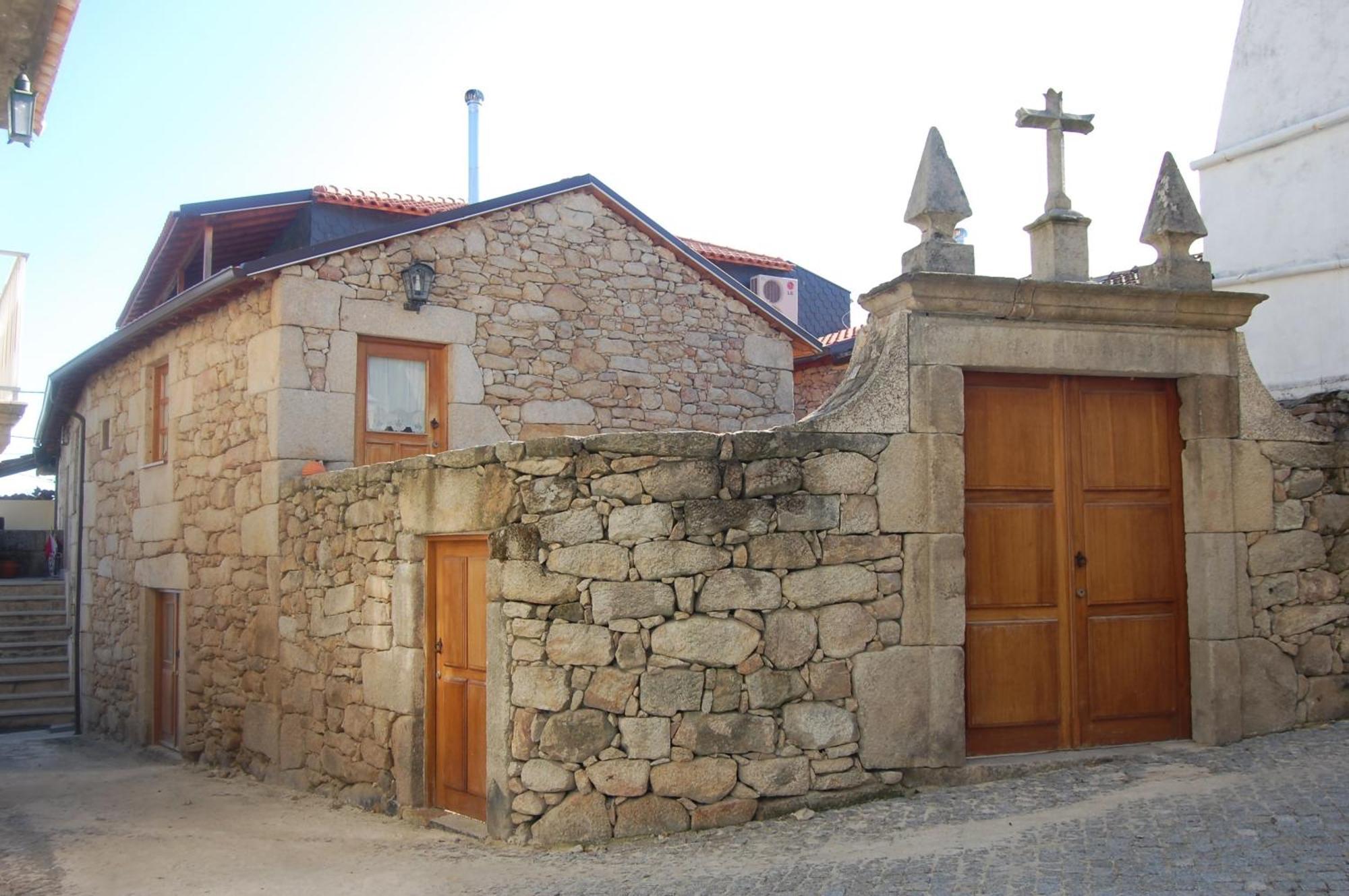 Отель Outros Tempos Turismo De Aldeia Aricera Экстерьер фото